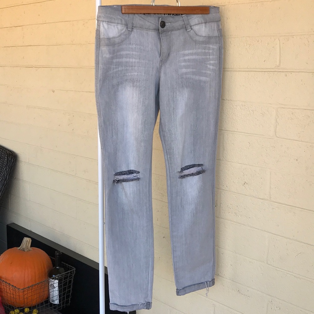 Almost Famous Ripped Jeans - Gem